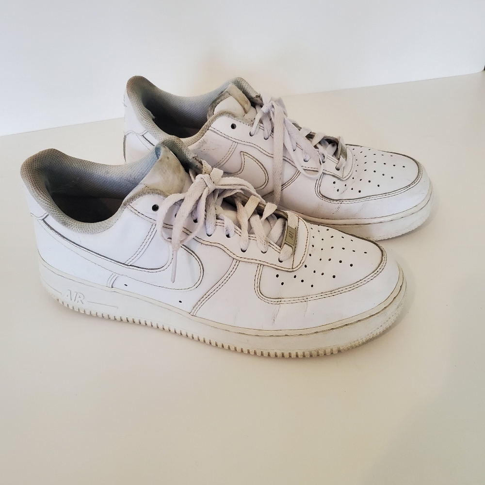 Men's Nike Air Force 1 shoes